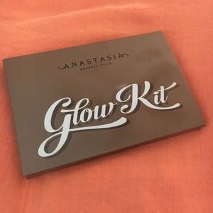 Anastasia Beverly Hills Glow Kit